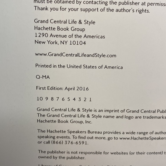 Gwyneth Paltrow IT’S ALL EASY Cookbook First Edition 2016  Hardcover - Picture 6 of 12